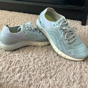 Underarmour HOVR sonic running shoes